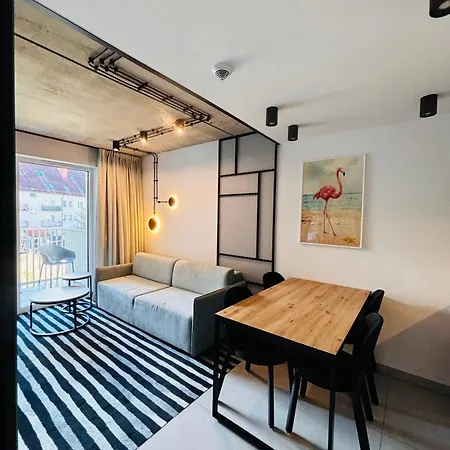 Port Pink&blue Podczele - 204 Flamingo *